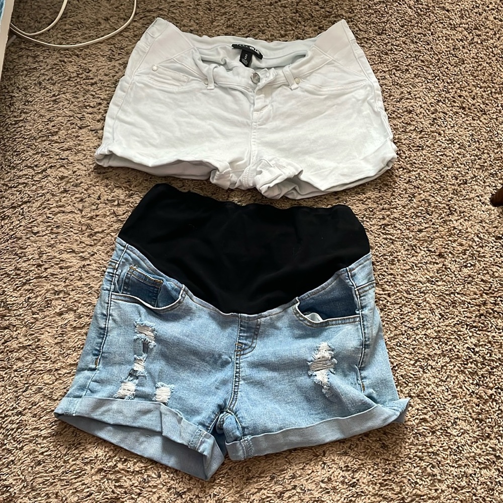 Maternity shorts